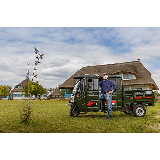 Triciclu electric, RDB MAX-Klass PRO, acoperis inchis, fara permis, 2000W-3000W, 25km/h Triciclu electric, RDB MAX-Klass PRO, acoperis inchis, fara permis, 2000W-3000W, 25km/h